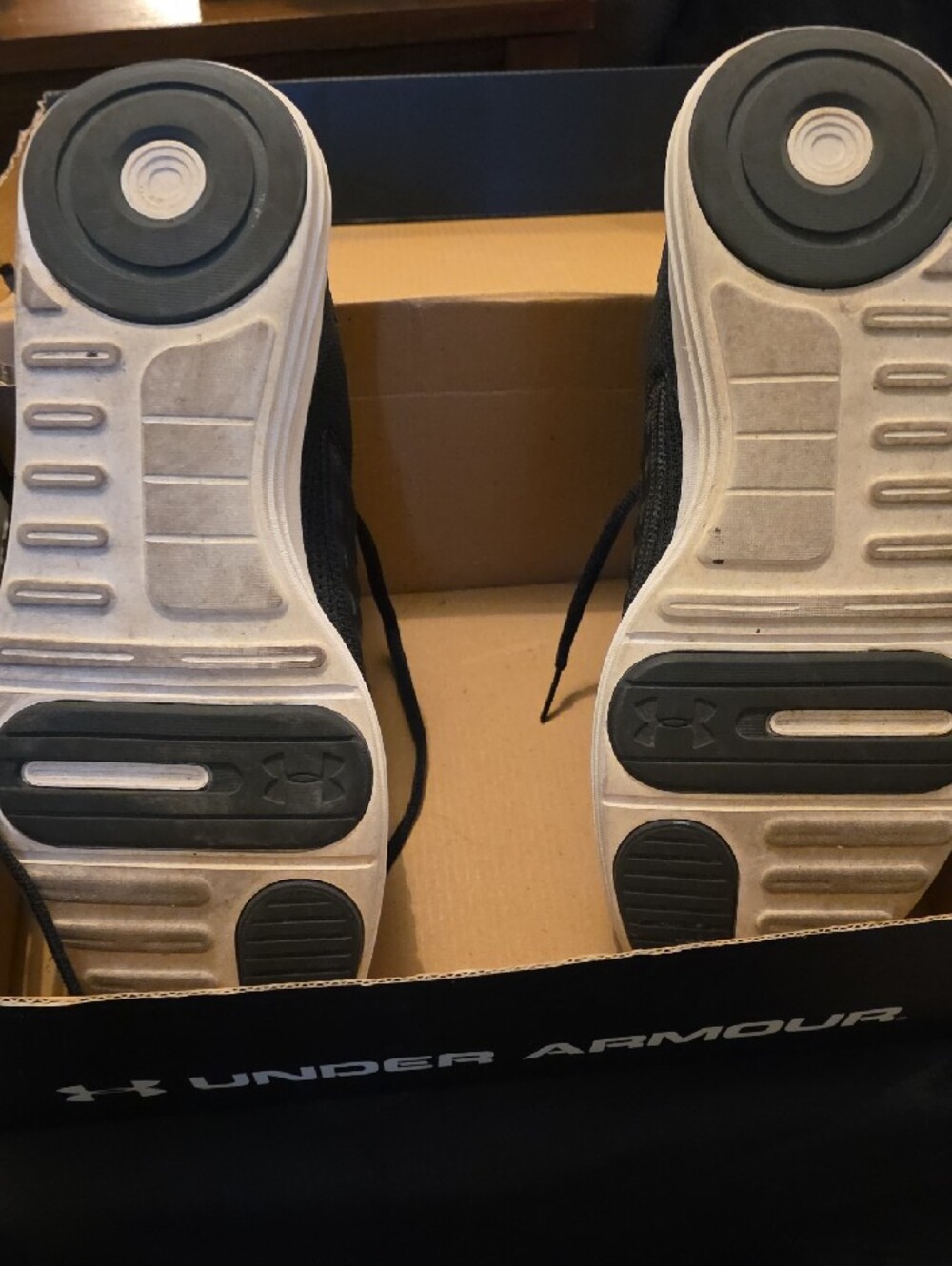 Under Armour Surge Womans Black and White Running Sneakers - Picture 5 of 9